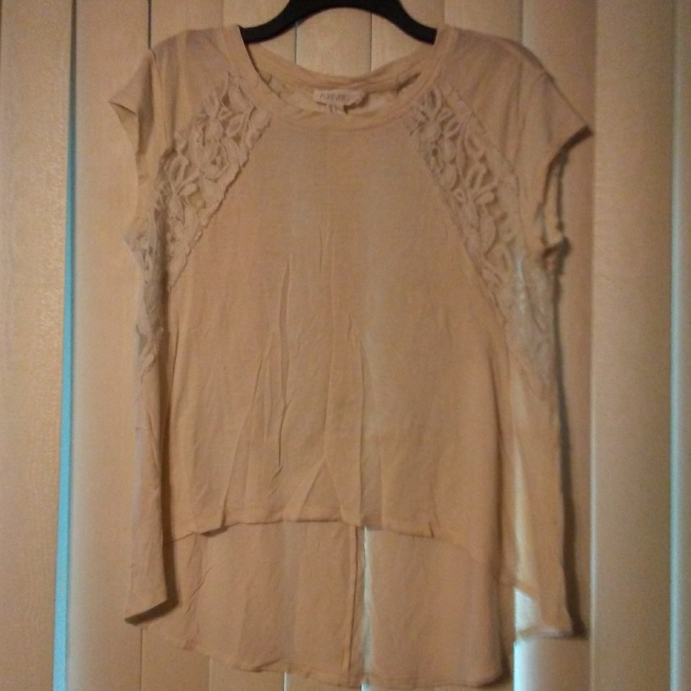 4/$30 👕 F21 cream blouse w/ lace size S